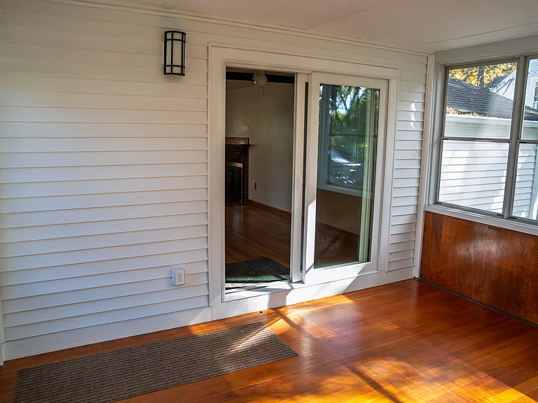 10 Kinsman Pl — Photo 7
