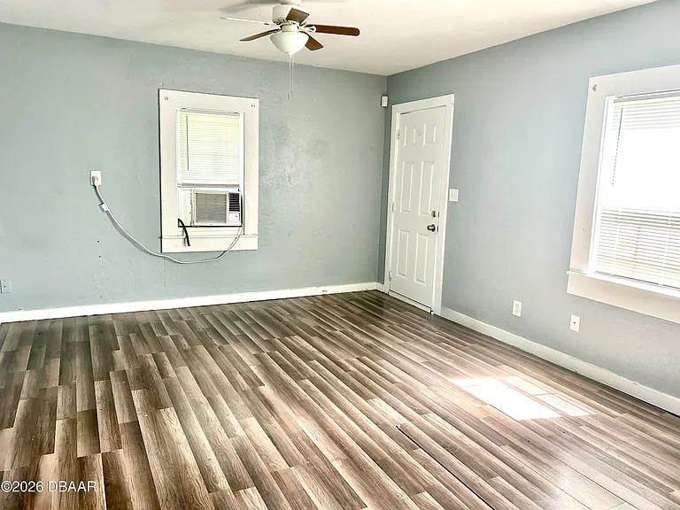 731 Florence St — Photo 4