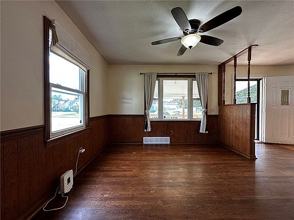 3rd image of 633 Crowder Ave