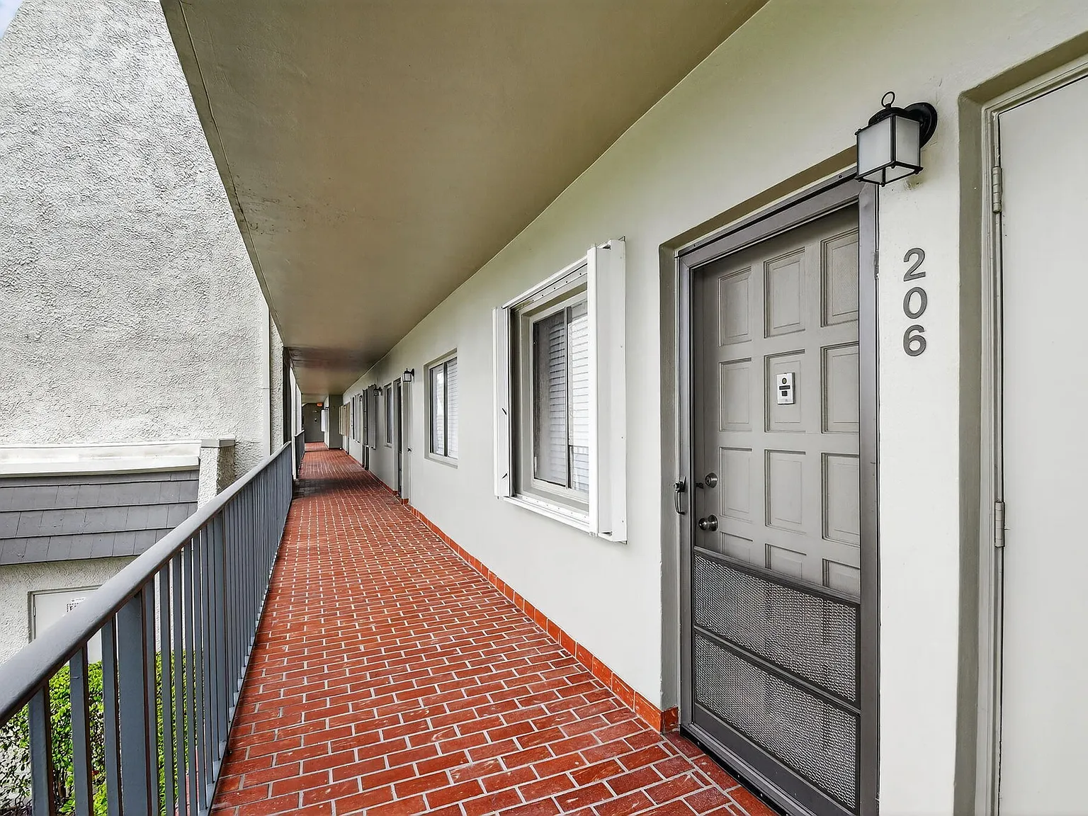 3 bed, 2.0 bath, 1148 sqft, $2,250 — Photo 3