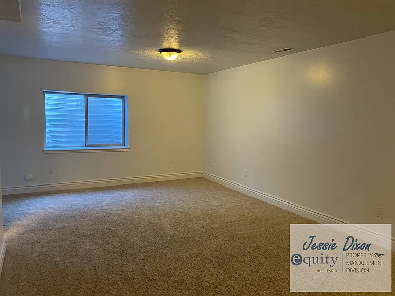 2747 S 1475 W — Photo 13