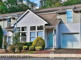 19 Parkside Dr, Jamesburg, NJ