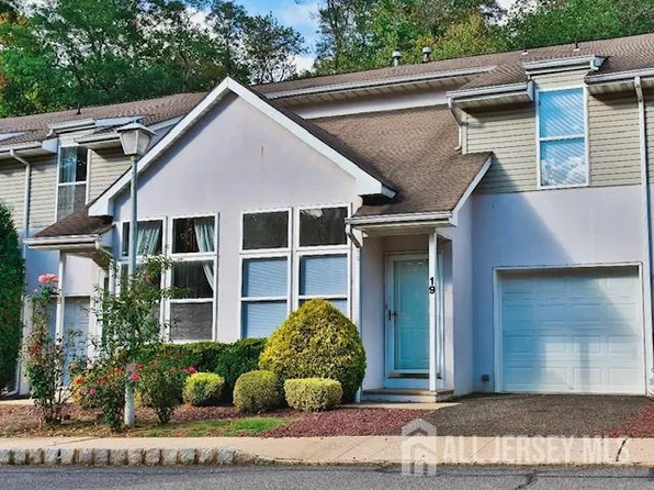 19 Parkside Dr, Jamesburg, NJ 08831