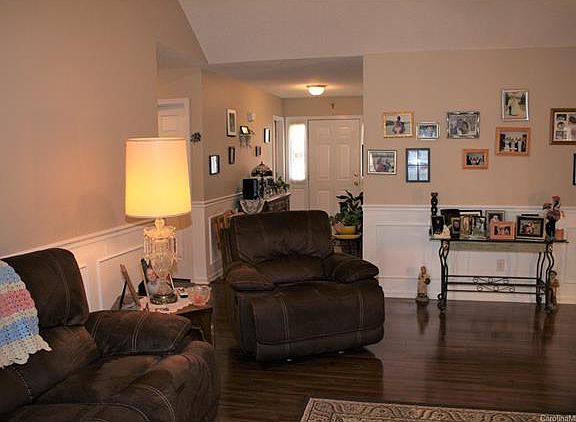 3rd image of 116 Deerfield Dr