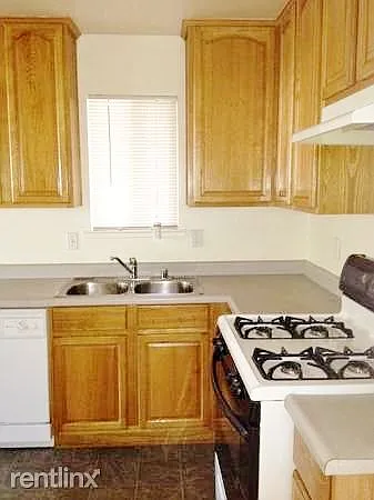 3912 43rd St photo 1