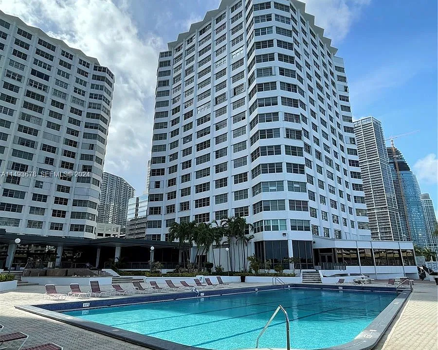 801 Brickell Bay Dr #667