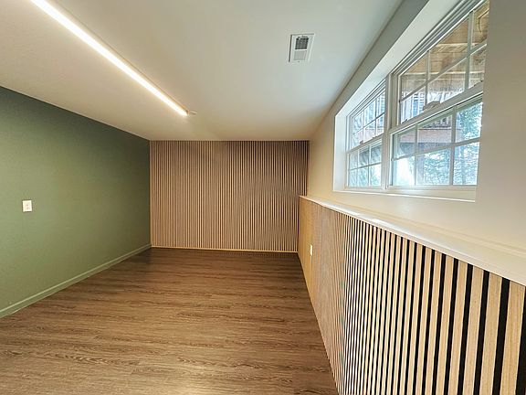 5th image of 237 Chickadee Ct