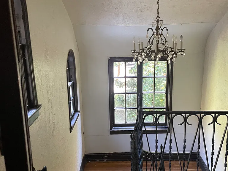 1889 Overton Park Ave #L — Photo 6