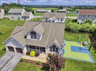 14 Shelly Dr, Sinking Spring, PA 19608