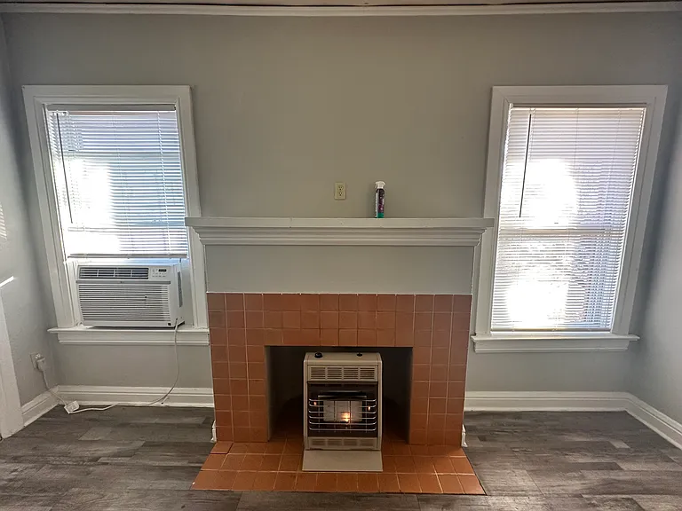 216 W Oak Ave #4 — Photo 6