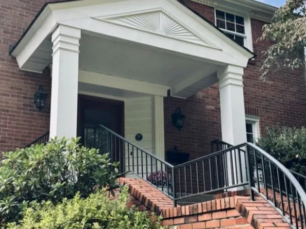 63 Hoodridge Ln, Pittsburgh, PA 15228