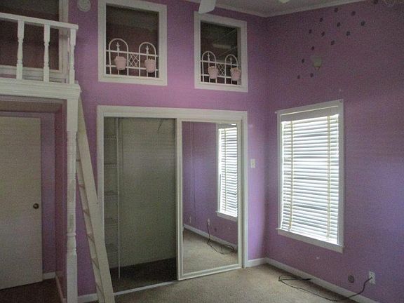 4th image of 115 Country Club Dr