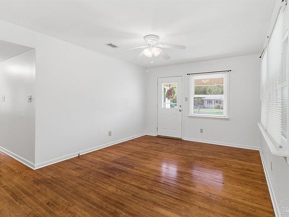 3rd image of 6710 Malvern St