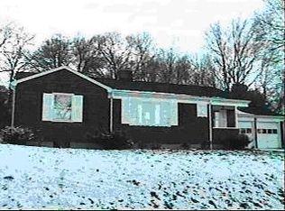 19 S Bartlett Rd, Quaker Hill, CT 06375