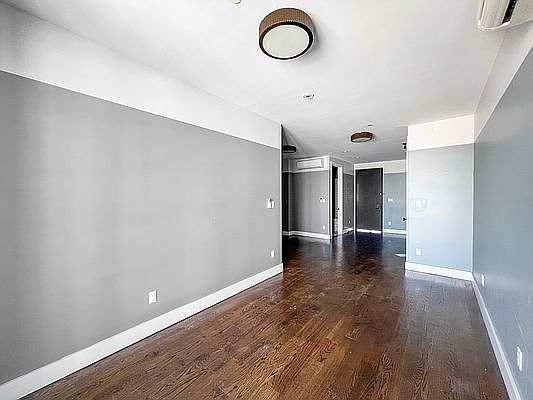 2nd image of 258 Wythe Ave #8