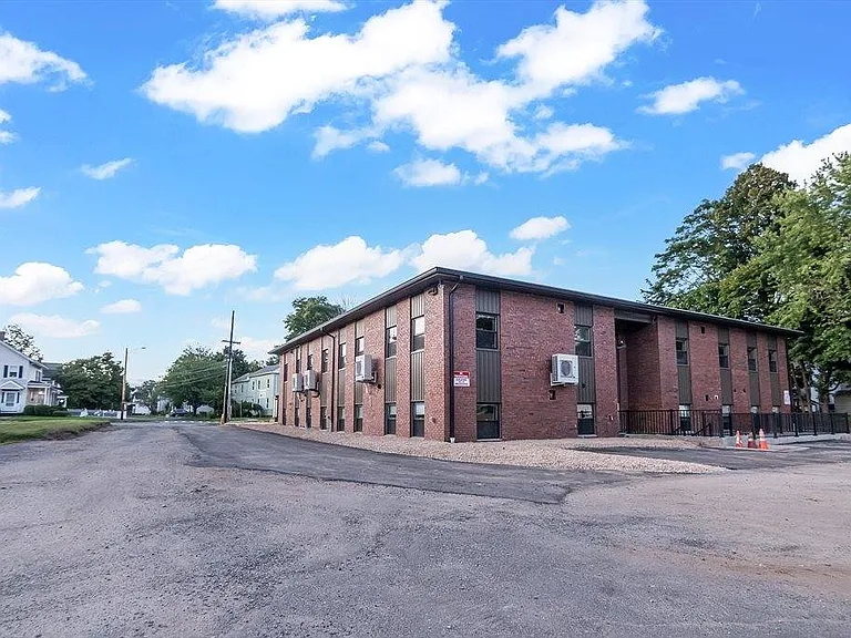 70 Court St #10 — Photo 16