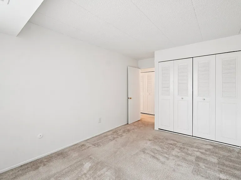 Riverside Village Apartments — Photo 107