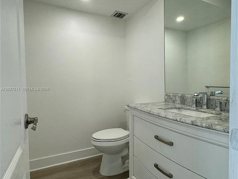 16710 NE 9th Ave #409 — Photo 6