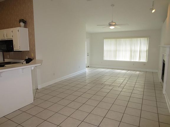 4th image of 133 Russ Dr