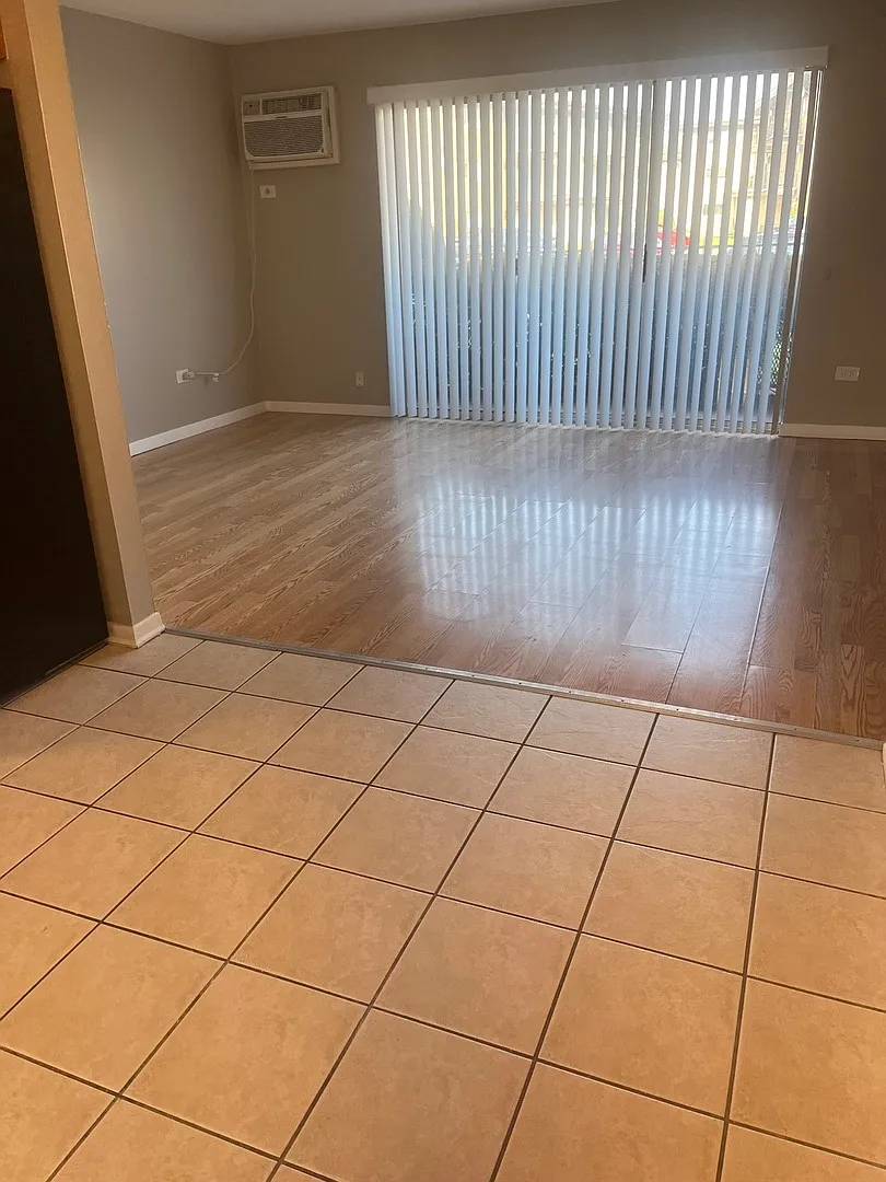 1 bed, 1.5 bath, $1,350 — Photo 3