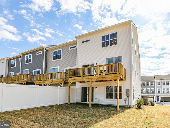 5th image of 7703 Harlow Cir