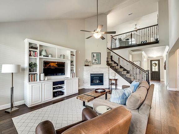 4th image of 1370 Caspian Dr
