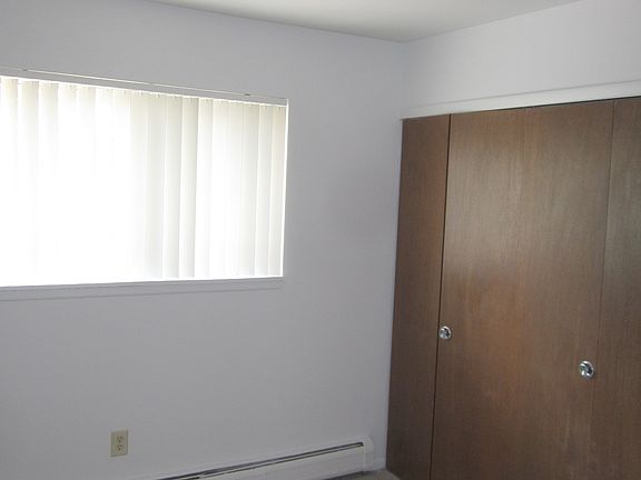 5th image of 236 E Elmwood Ave #12