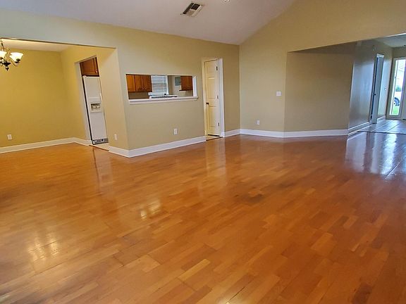 5th image of 8489 Rockridge Dr