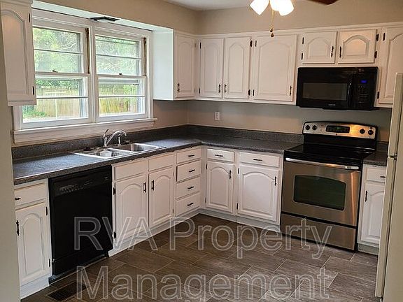 5th image of 1102 Southbury Ave