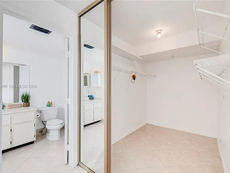 2205 S Cypress Bend Dr #508 — Photo 6