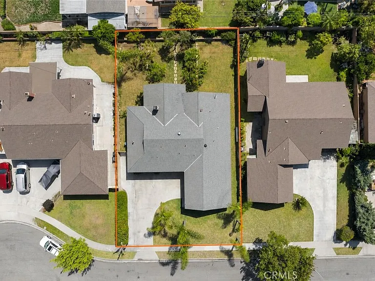 310 S Beachy Pl — Photo 15