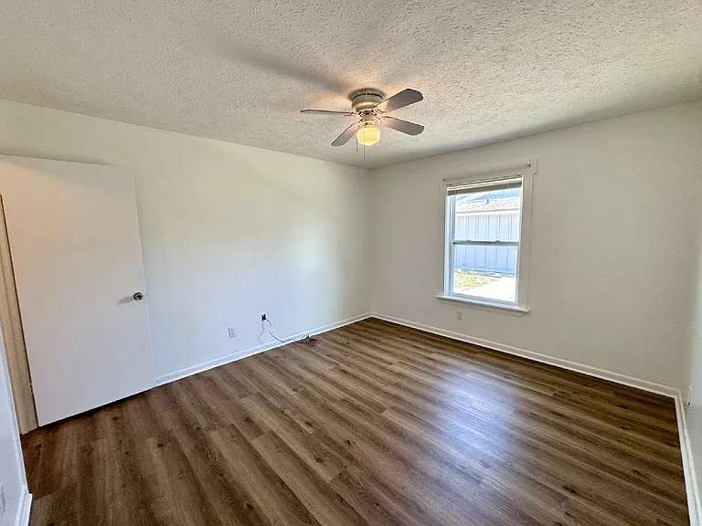 1501 Chestnut Ave #F — Photo 7