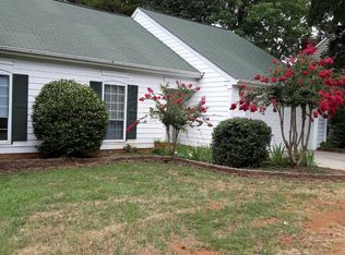 8605 Golf Ridge Dr, Charlotte, NC 28277