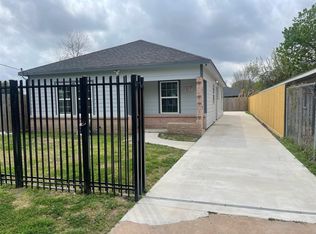 3234 Berry St, Houston, TX 77004