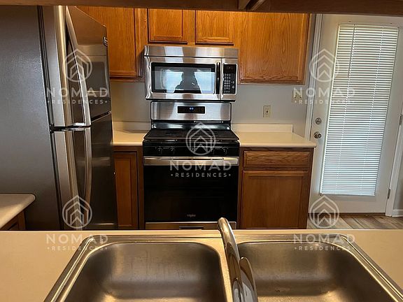 4th image of 2600-2628 Main St #2614