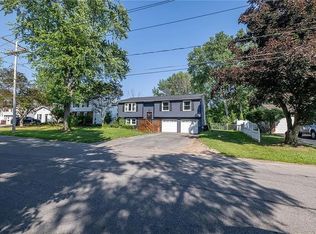 9 Tree Line Dr, Liverpool, NY 13090