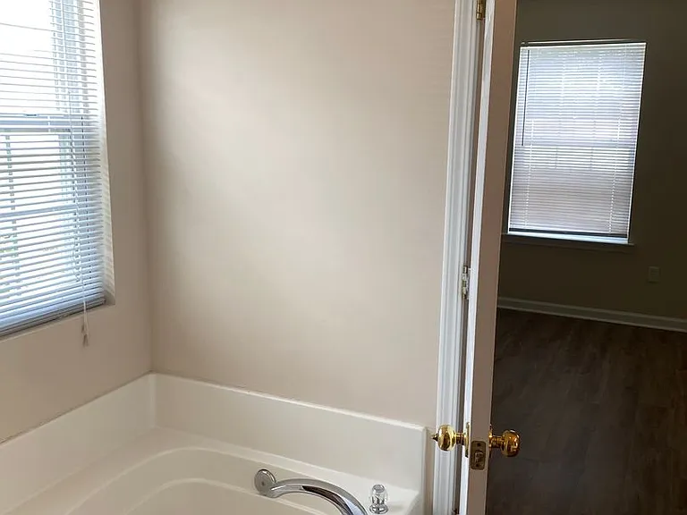 2525 Whetstone Ln — Photo 4