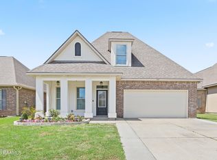 202 Caillou Grove Rd, Youngsville, LA 70592