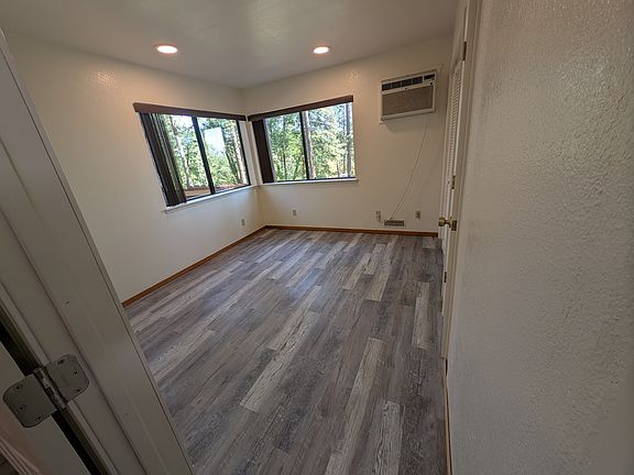 5th image of 11863 Rainbow Rd