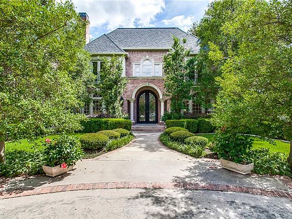 3rd image of 3207 Beverly Dr