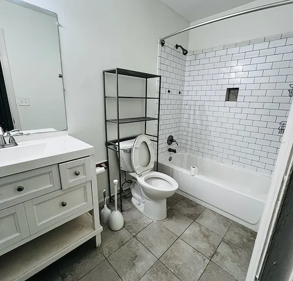 1031 Curran St NW — Photo 23