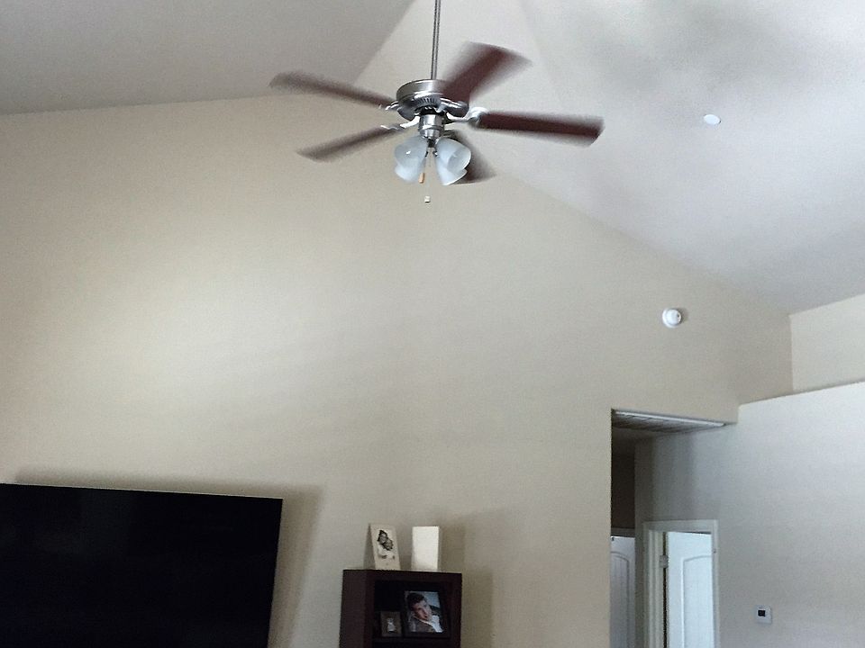 Ceiling fan in living room