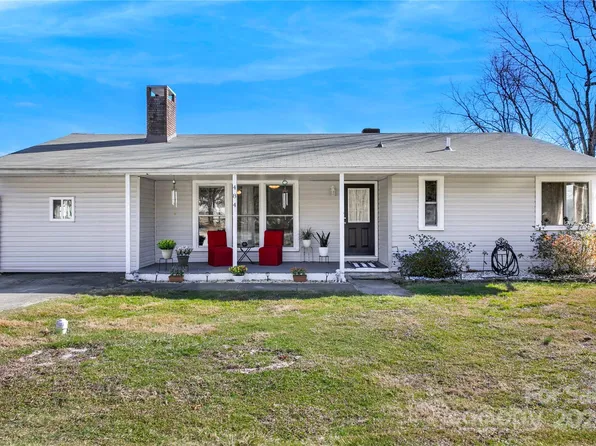 484 Old Hendersonville Hwy, Brevard, NC 28712