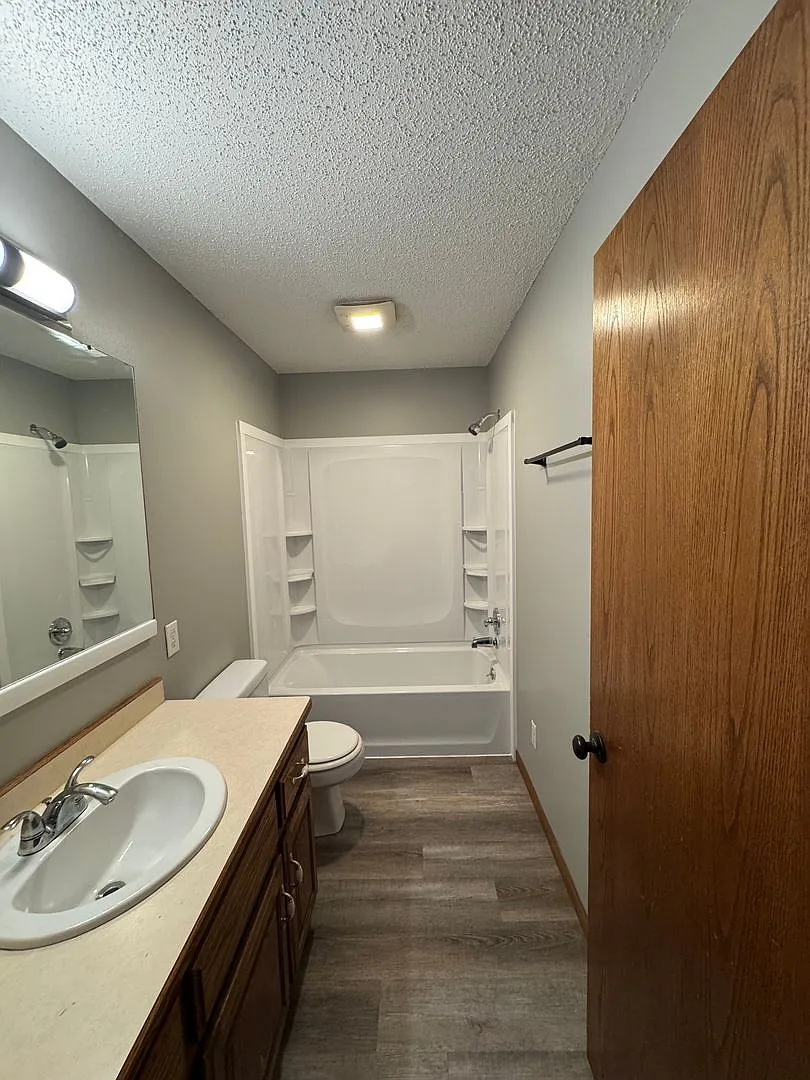 514 E. Monroe Duplex — Photo 4