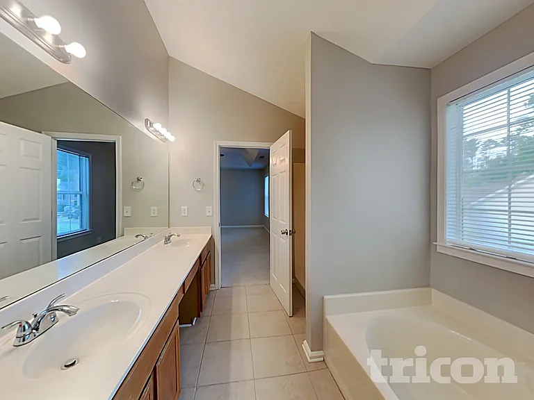 4549 Aladdin Ct — Photo 9