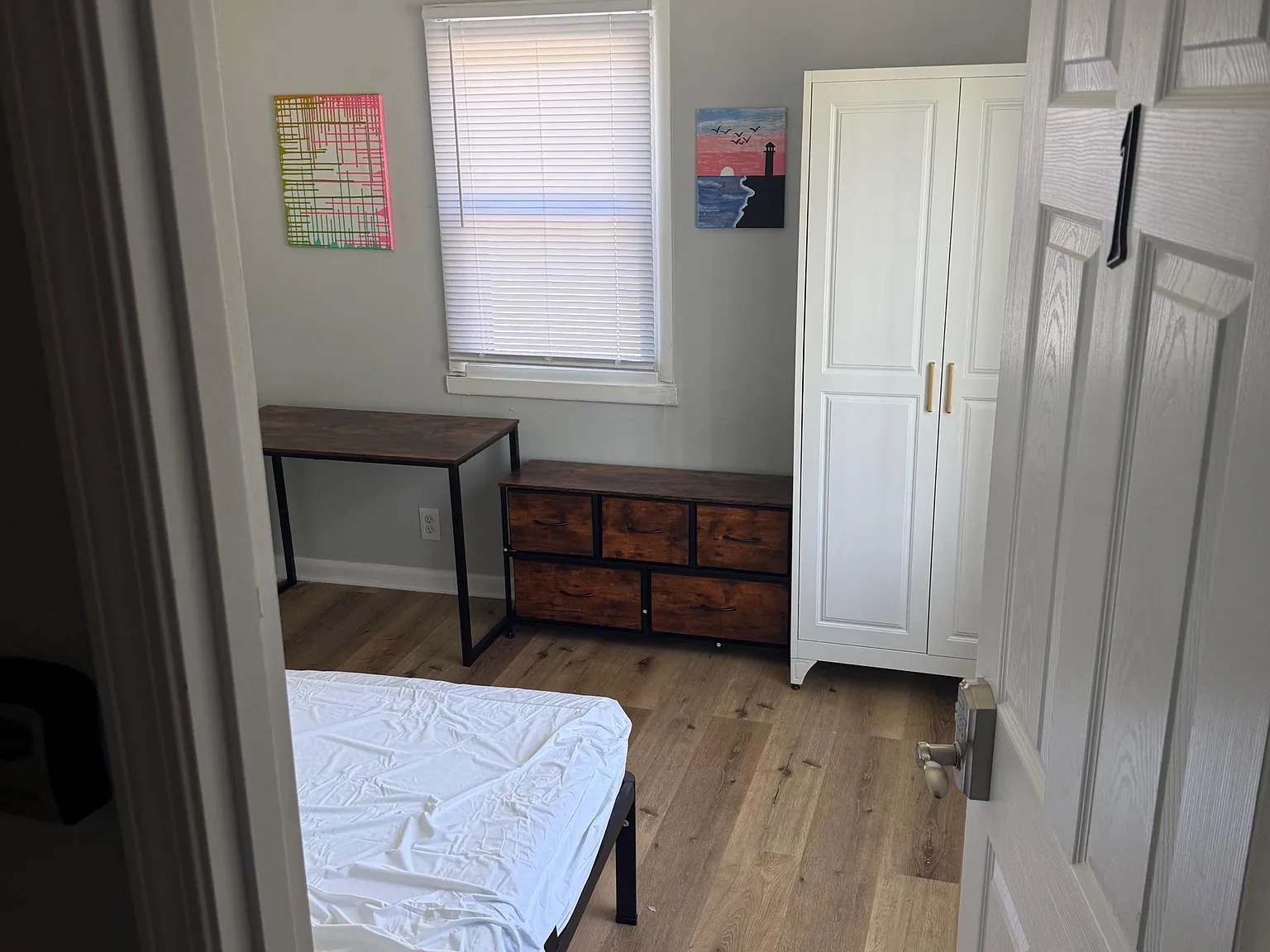4 bed, 3.0 bath, 2800 sqft, $797 — Photo 3