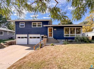 1409 S Riverdale Rd, Sioux Falls, SD 57105