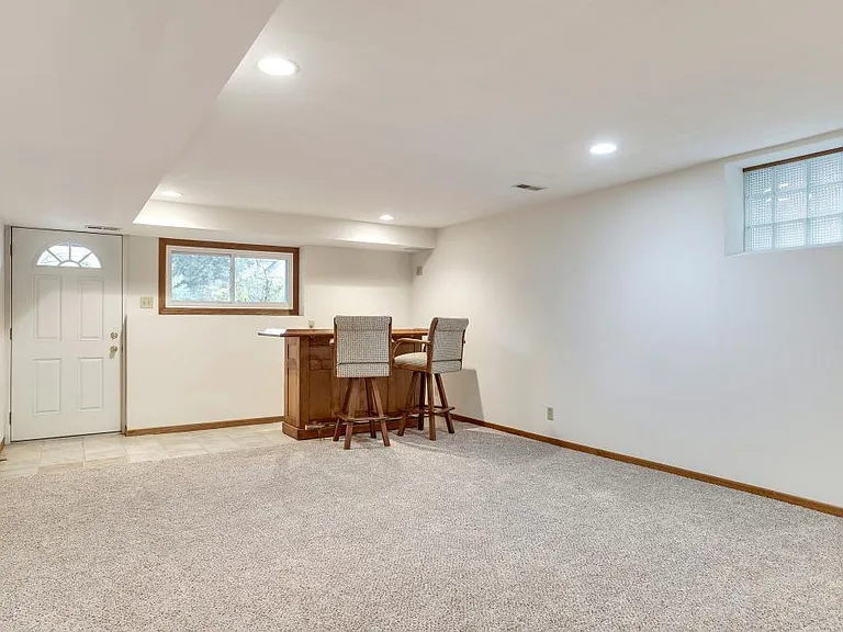 1823 Johnson St NE — Photo 8