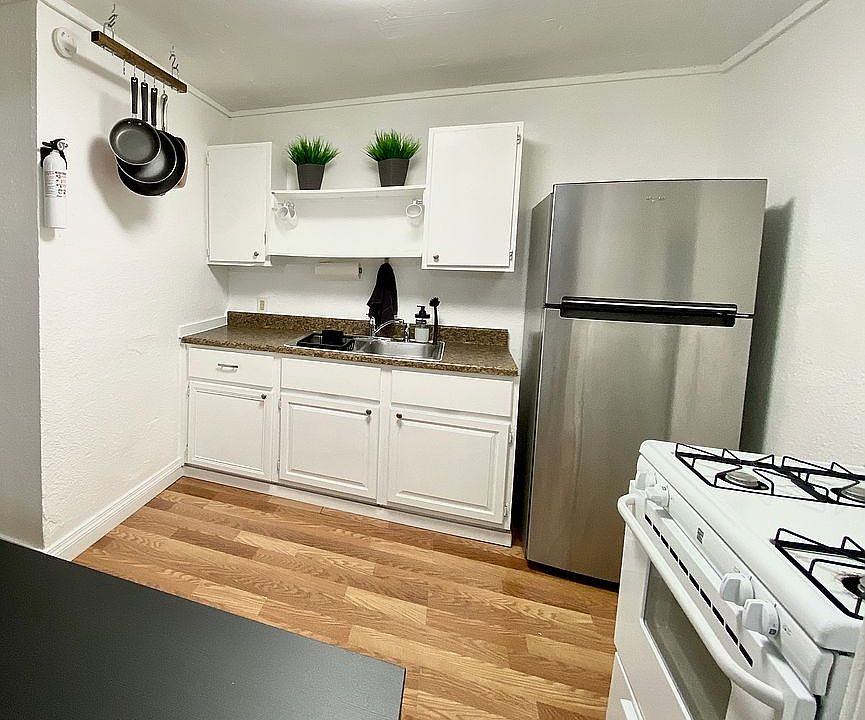 1st image of 615 Clovis Pl