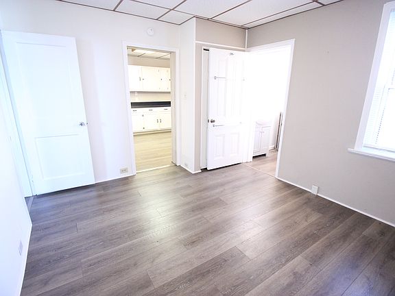 5th image of 201 E Delaware Ave APT A